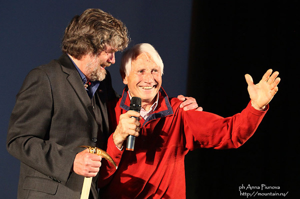 Reinhold Messner и Walter Bonatti на вручении премии Золотой ледоруб 2010 год. Фото Anna Piunova