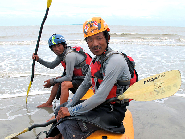 Lakpa Tsheri Sherpa и Sano Babu Sunuwar: у Бенгальского залива