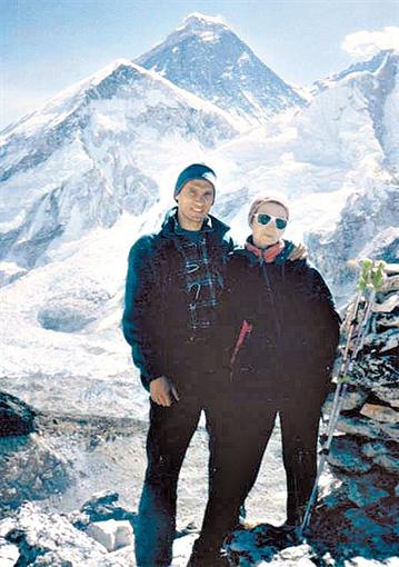 Родители погибшей девушки Владимир и Елена Хитриковы были высококлассными альпинистами.