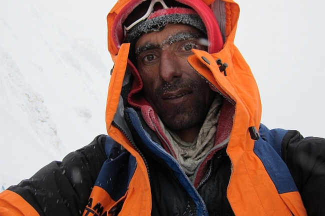 Nisar Hussein на высоте 6200 метров.  Гашербрум 1, зима 2012