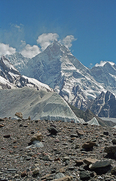 пик Masherbrum (7821 м).