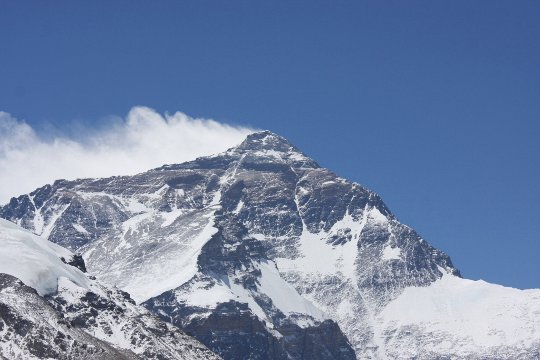 Вид на Эверест с севера