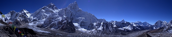 Панорама с вершины Калапатар (Kala Patthar, 5537м) на Эверест и ледник  Khumbu