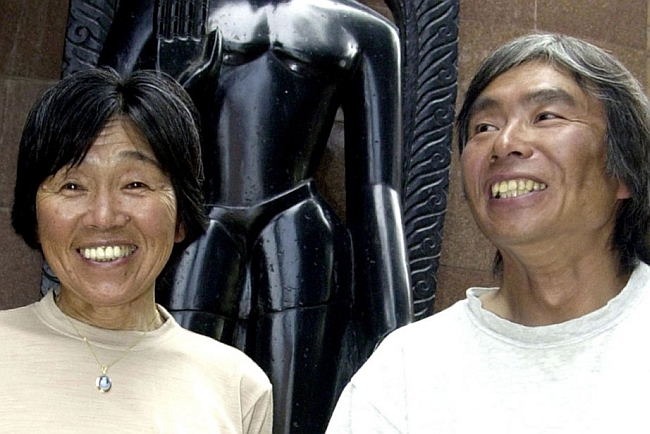 Tamae Watanabe (слева) в 2004 году