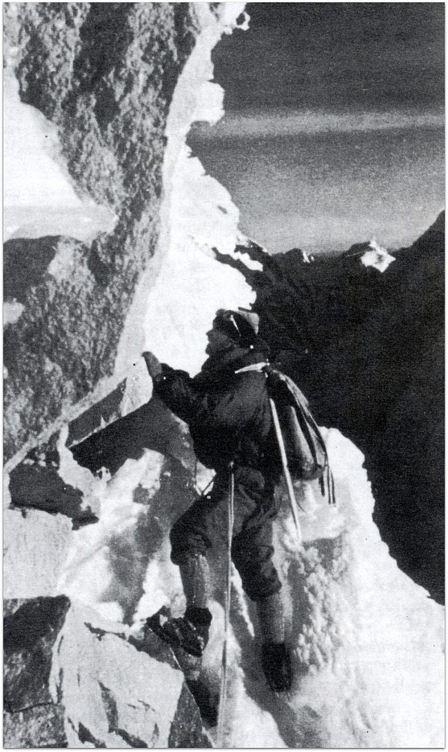 Первовосхождение на Chacraraju по северо-восточной стене в 1956 году