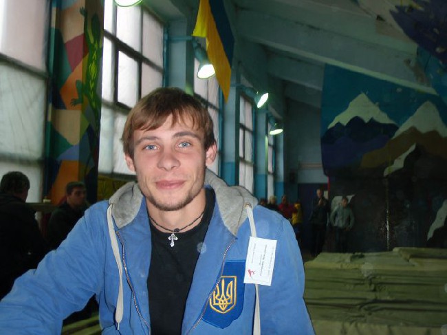 Костя Демченко – настоящий подготовщик трасс (с бейджиком)