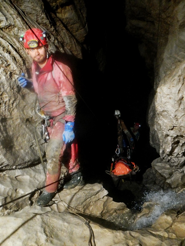 Спасработы в пещере Илюхинская. участок с - 1000м до -800м