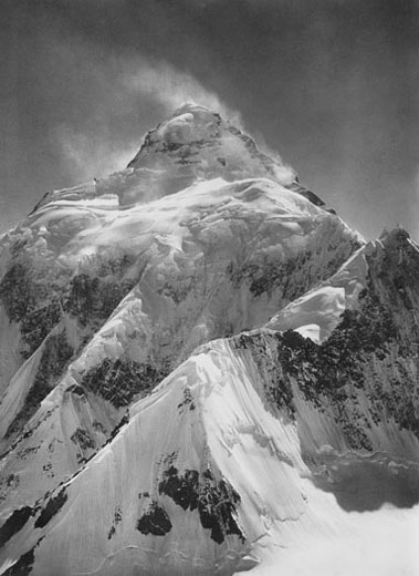 Вид на K2 из Южного Хребта Staircase Peak, 1909  Фото Витторио Селла (Vittorio Sella)