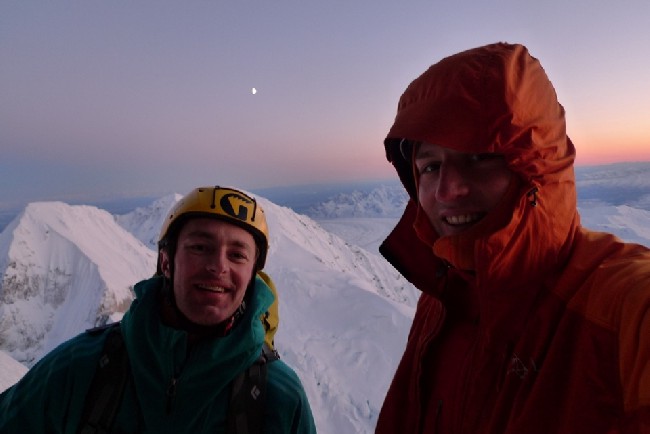 John Frieh и Jess Roskelley на маршруте "The Cook Inlet" на вершину Wake (Аляска)