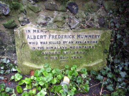 Памятная табличка Альберт Маммери (Albert Frederick Mummery) кладбище Св. Петра и Павла, Чарльтон