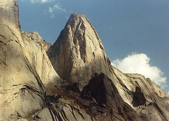пик Слесова (Russian Tower / Slesov peak. Каравшин)