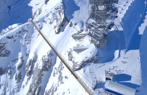 В Швейцарии открывается самый высокий пешеходный подвесной мост в Европе