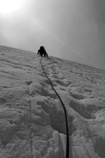 О срывах альпинистов на снежных склонах