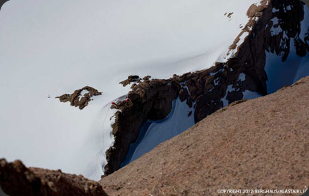 Восхождение на Ulvetanna (2931 м, Антарктика) команды Лео Холдинга
