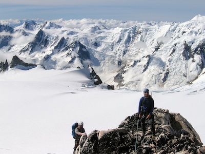 Вершины в горном массиве Saint Elias, Аляска.