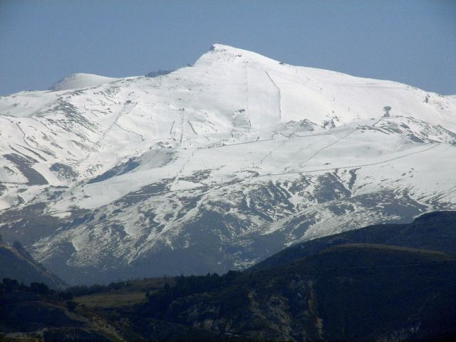 Пик  Veleta (Sierra Nevada,  3395 м)