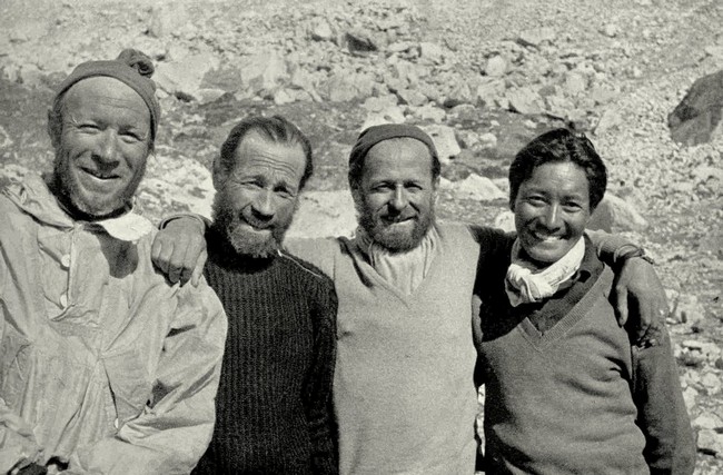 Эверест 1952 год: Раймонд Ламберт (Raymond Lambert), René Aubert, Léon Flory и Tenzing