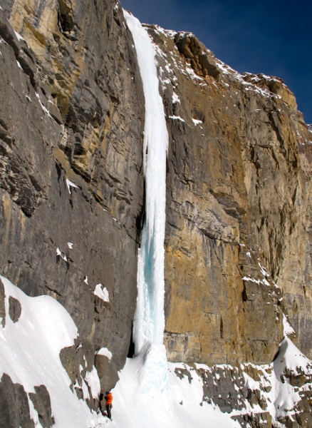 Lacelle Qui Reste (40м, WI6) на гору Wilson, Канада