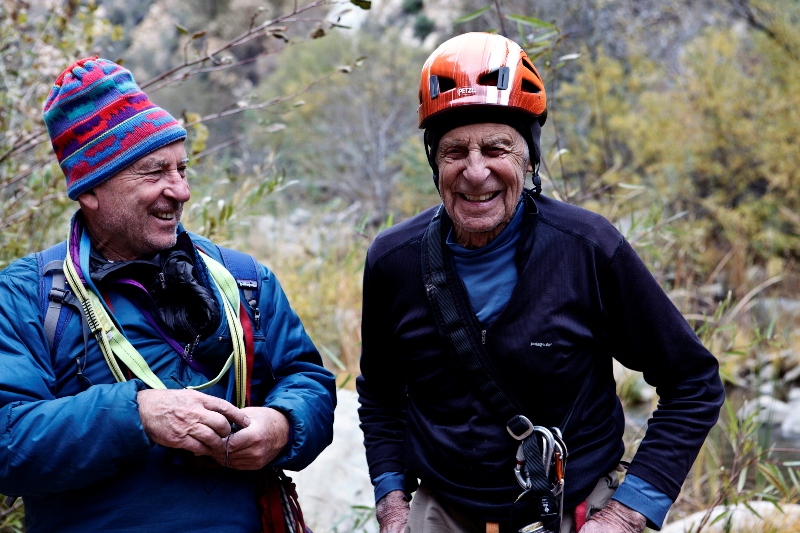49 лет спустя, Yvon Chouinard и Фред Бэки снова вместе при восхождении по стене Sespe Wall  на вершину Санта-Барбара, штат Калифорния