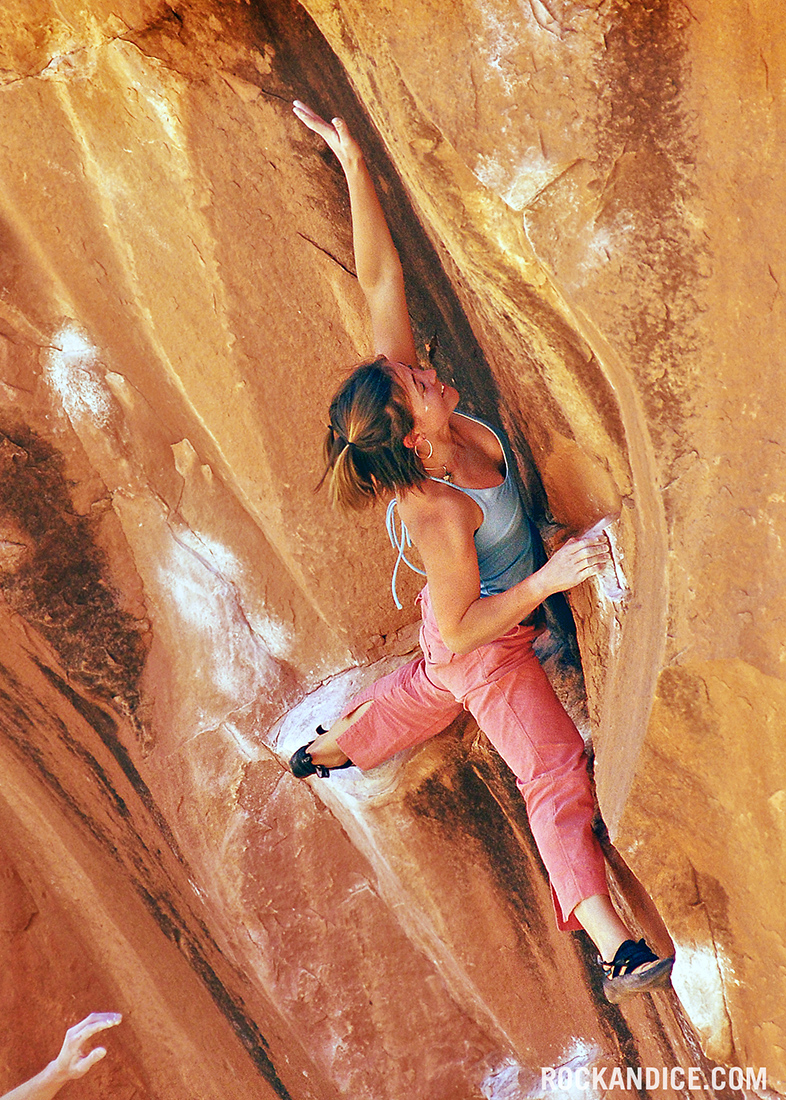 Katie Brown на маршруте "Chaos", Big Bend Boulders, Colorado