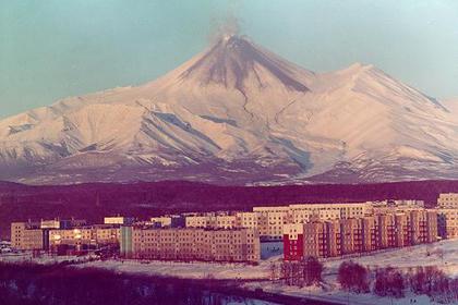 Вид на Авачинский вулкан из Петропавловска-Камчатского