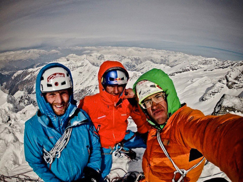 Peter Ortner, David Lama и Hansjörg Auer на вершине горы Sagwand