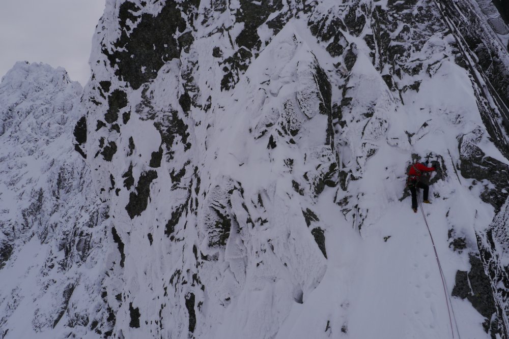 словацкие альпинисты Michal Sabovčík и Adam Kadlečík в зимнем прохождении Главного хребта Татр 