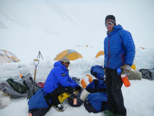 Нижний лагерь у вершины Vinson. Декабрь 2012. Слева - Лхакпа Гелу Шерпа (Lhakpa Gelu Sherpa)