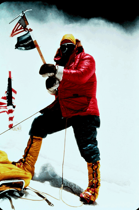 1 мая 1963 года: Джеймс  Уиттакера (James “Big Jim” Whittaker) на вершине Эвереста