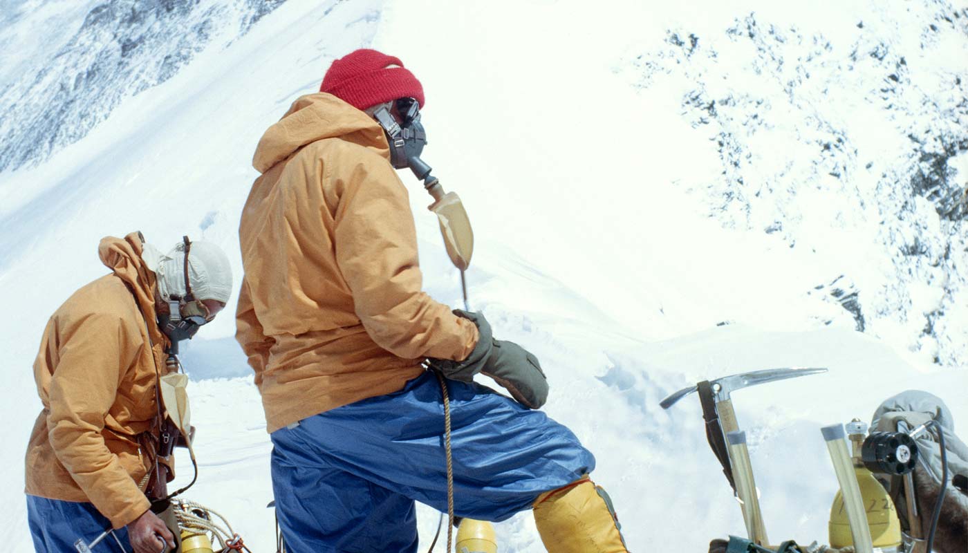 Вилли Ансуэл (Willi Unsoeld) (слева) и Том Хорнбейн (Tom Hornbein) на Западном гребне Эвереста 