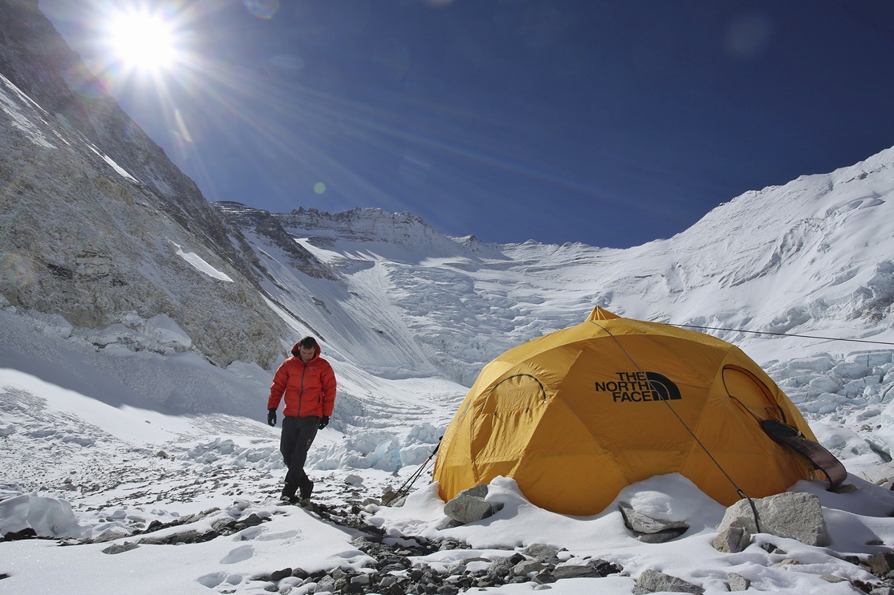 Джонатан Гриффит в высотном лагере Camp2 на Эвересте. За несколько дней до нападения