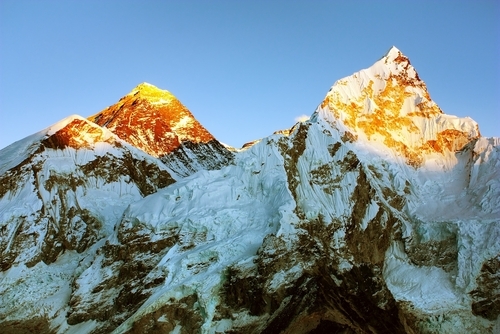 Эверест и Нупцзе - две из трех задач Кентона Кула
