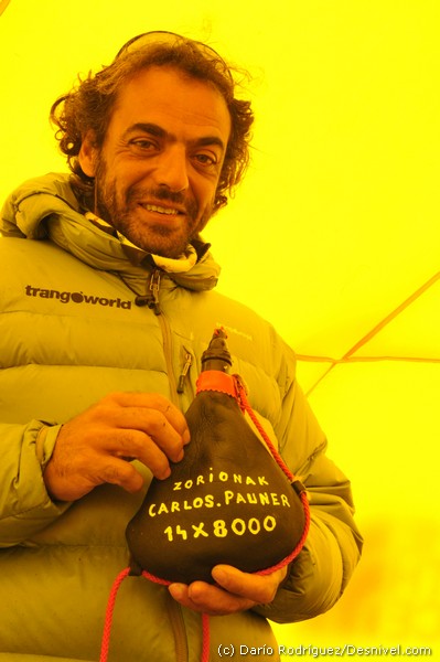 Карлос Паунер (Carlos Pauner) в Базовом лагере Эвереста в 2011 году 