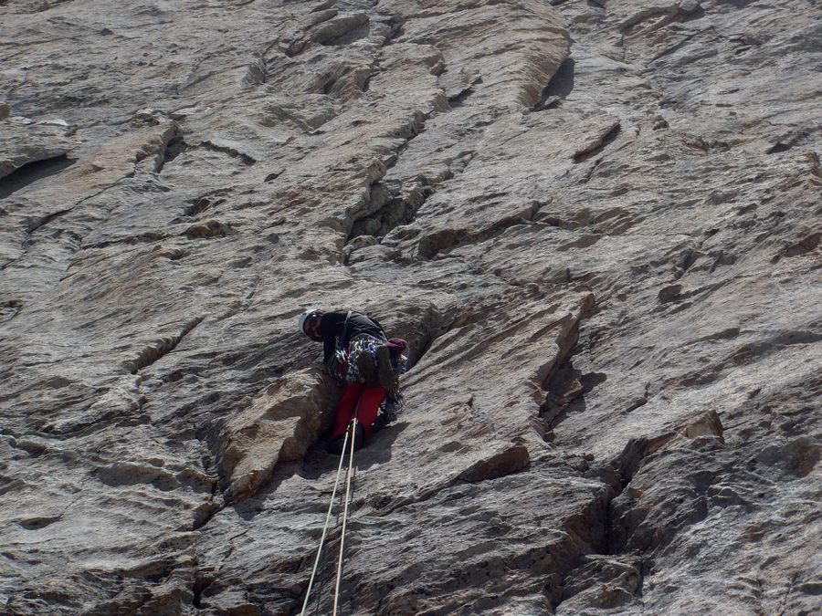 Феликс Санчес (Félix Sánchez) на маршруте "Ekhi Suresh" (400 м, 6c) на вершину David 62 Nose (4.950 м) 