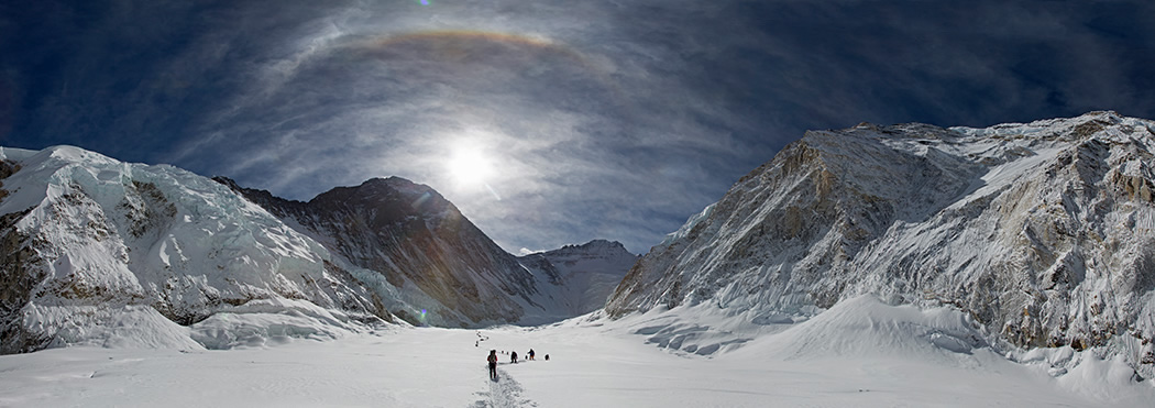Дорога из Camp1 в Camp2. Эверест, Лхоцзе, Нупцзе. Фото Джонатана Гриффита