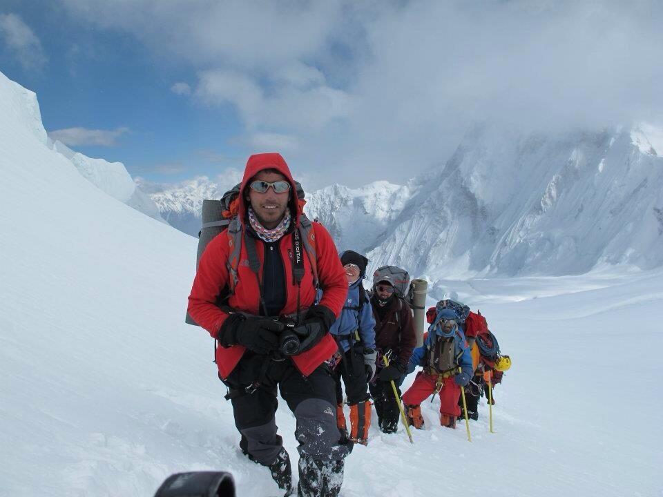 Команда иранских альпинистов у Броуд Пик. июль 2013 года