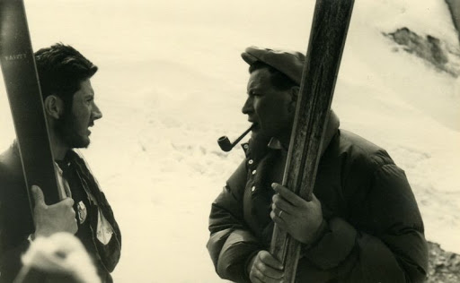 Вальтер Бонатти (Walter Bonatti)  и Тони Гобби (Toni Gobbi). 1957 год