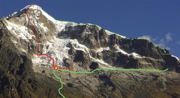 Pico del Norte с красной линией нового маршрута и зеленой линией спуска команды