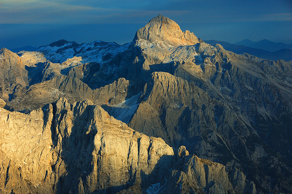 Триглав (Triglav), 2864 м., самая высокая гора Словении.