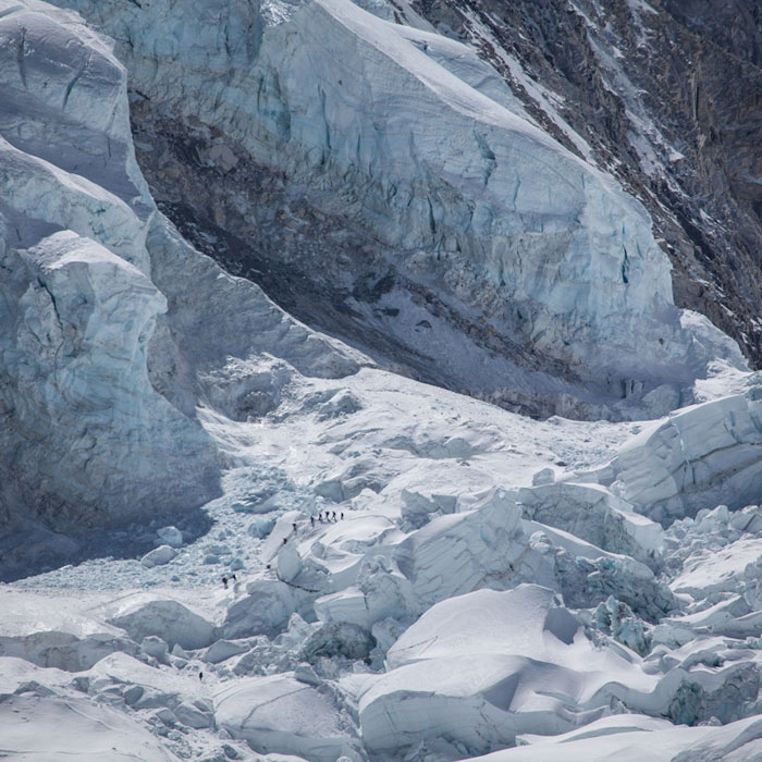 ледопад Кхумбу (Khumbu Icefall) - одно из самых опасных мест на Эвересте 