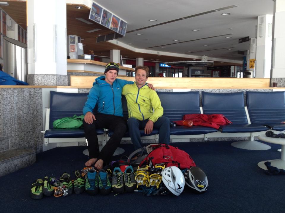 Дэвид Хефти (David Hefti)  и Роджер Шали (Roger Schäli) перед прохождением маршрута "Jungfrau Marathon"  