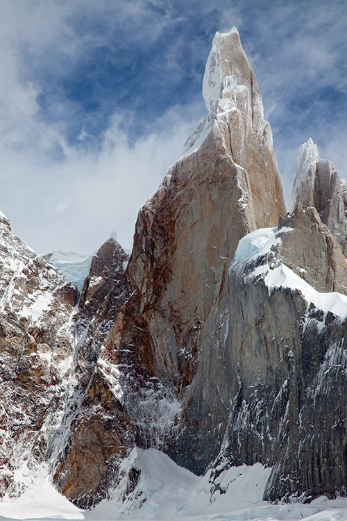 Горный массив Cerro Torre в Аргентине после шторма. Фото Jon Griffith