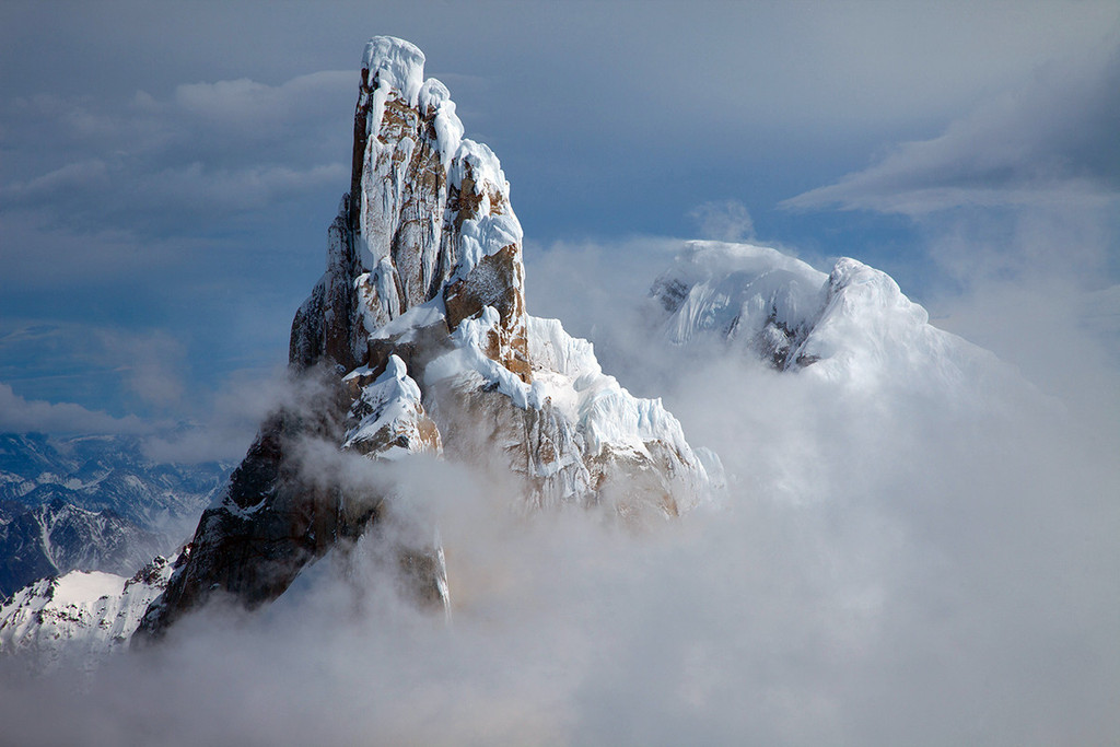 Горный массив Cerro Torre в Аргентине во время затишья после шторма. Фото с вершины Cerro Piergiorgio.. Фото Jon Griffith