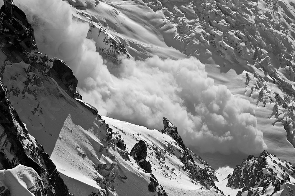 Лавина на Mont Blanc du Tacul . Фото Jon Griffith