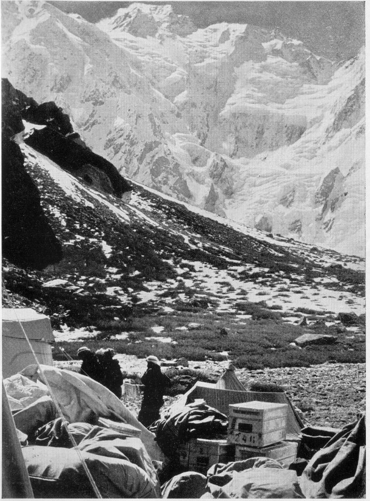 Западная стена восьмитысячника Нангапарбат - сторона Диамир. Вид из Базового лагеря. 1961 год