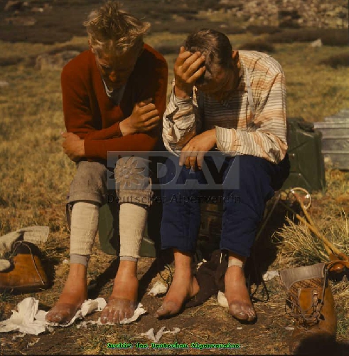 Тони Кинсхофер (Toni Kinshofer)  и  Андерль Маннхардт ( Anderl Mannhardt) после восхождения на Нангапарбат. июнь 1962 года