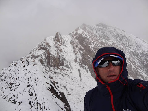Филлип Гатта (Philippe Gatta) на перевале Тильман на отметке 5320 метров  