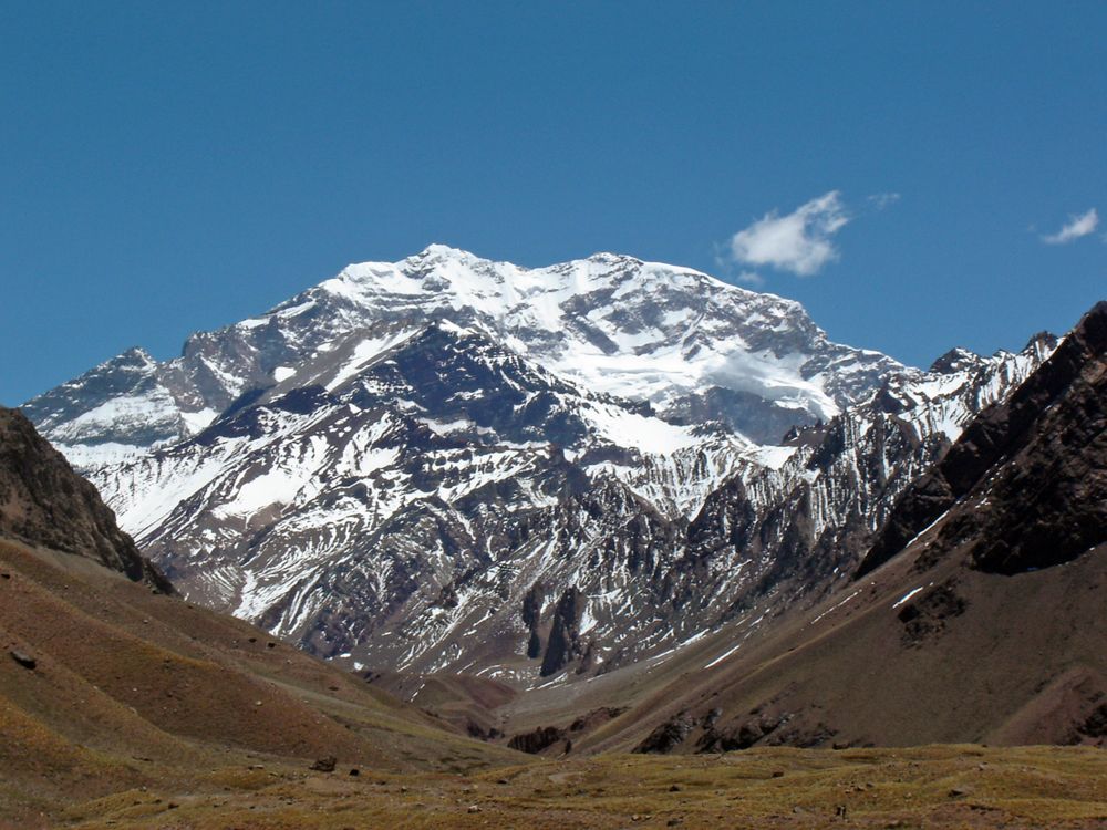  Аконкагуа (Aconcagua, 6962м).  Наивысшая точка  Американского континента, Южной Америки, западного и южного полушарий 