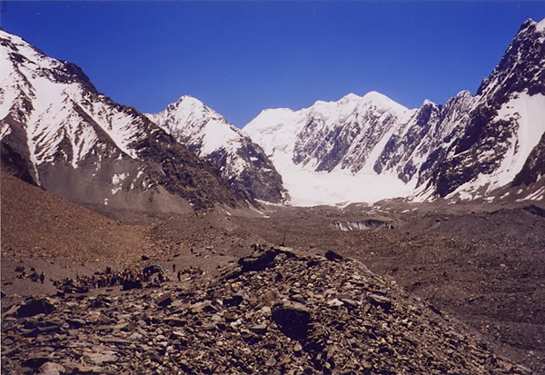 вид на вершину Ношак (Noshaq Peak, 7492 м)