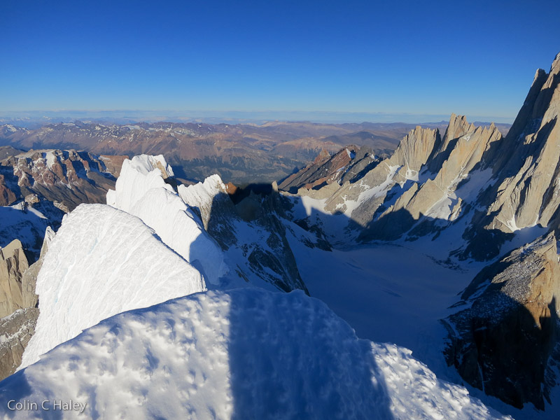 Вид на север с вершины Cerro Piergiorgio в Патагонии 